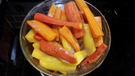 roasted red and yellow carrots