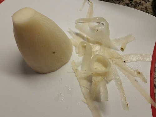 peel the daikon